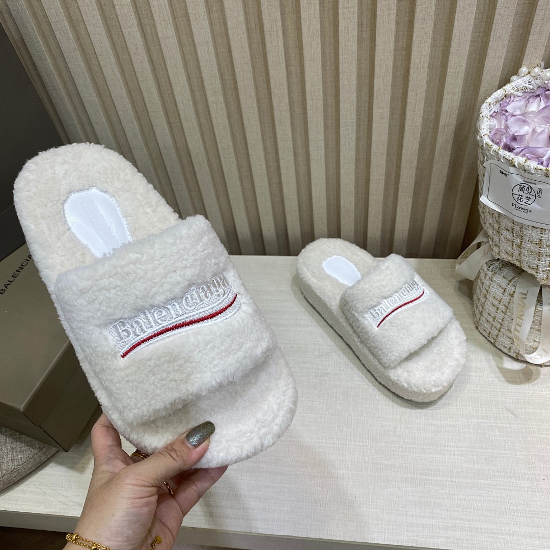 Balenciaga Furry Slide · 5025 — תמונה 18