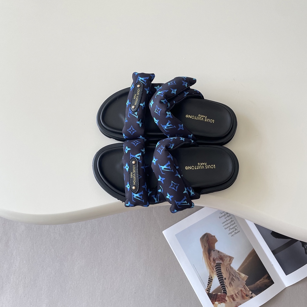 Louis Vuitton Pool Pillow · 6347 — תמונה 43