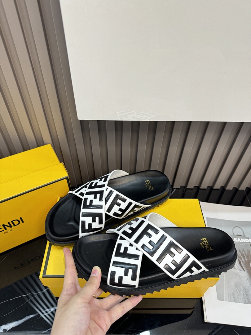 FENDI — כפכפים · 5241 — תמונה 20
