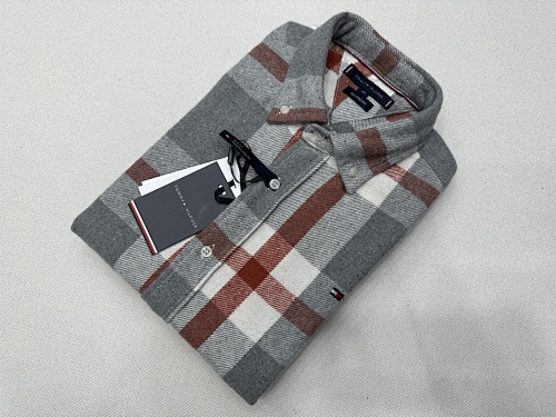 tommy 31.38$ CODE 301-10247-T