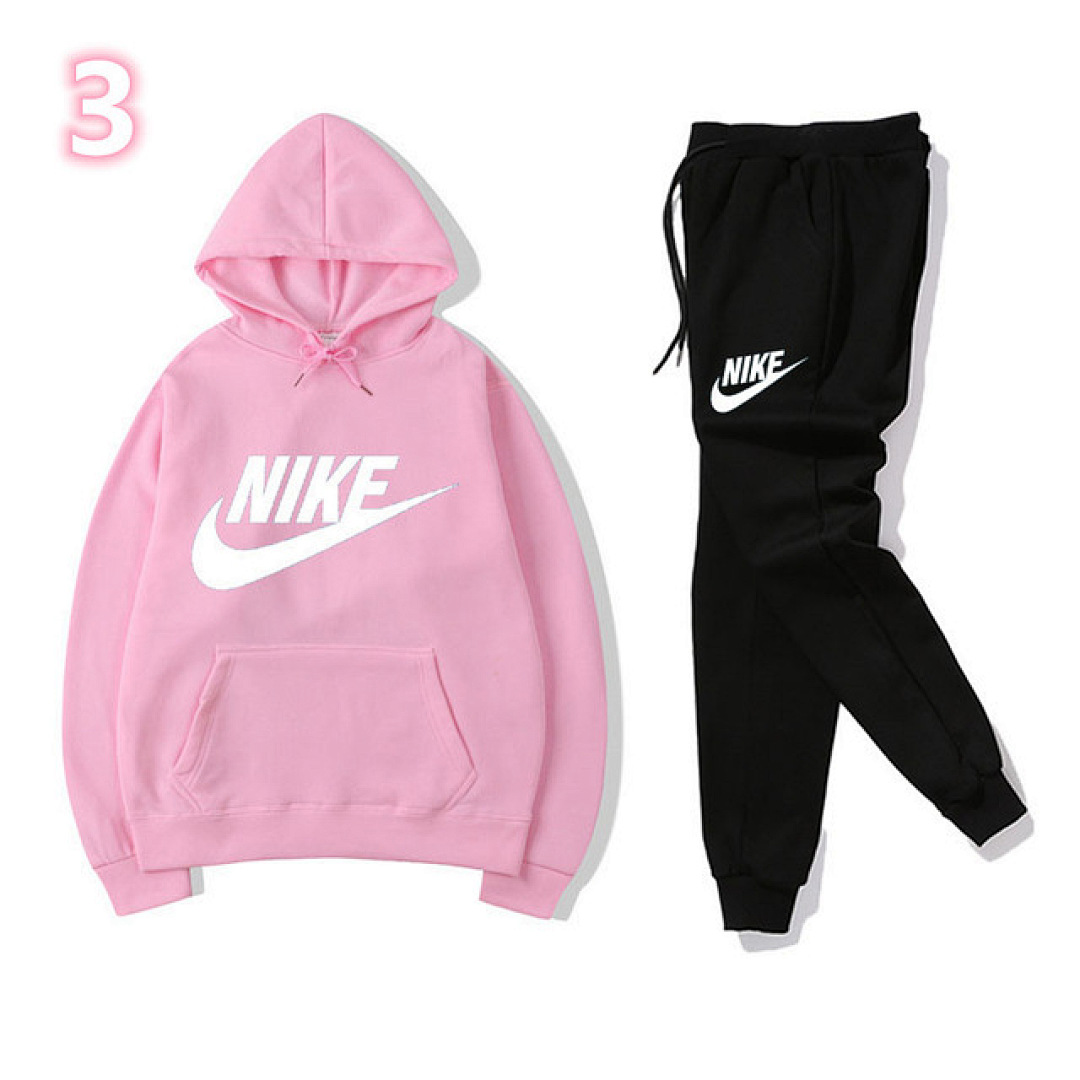24.66$ NIKE  7205-T