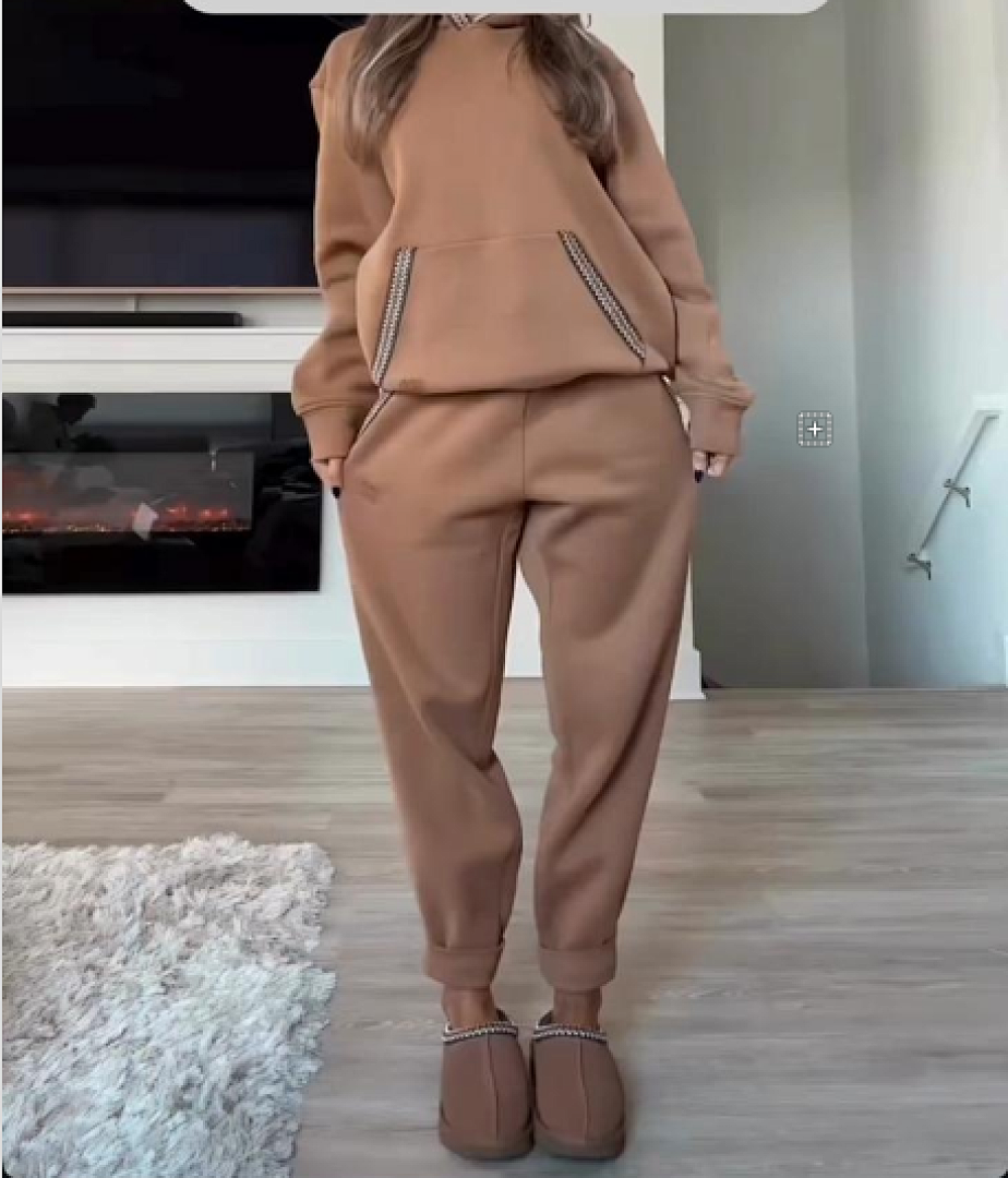 UGG 60$   10804-T