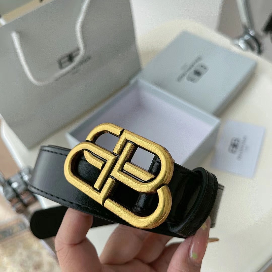 balenciaga  21.99$     Code 454-9673-T