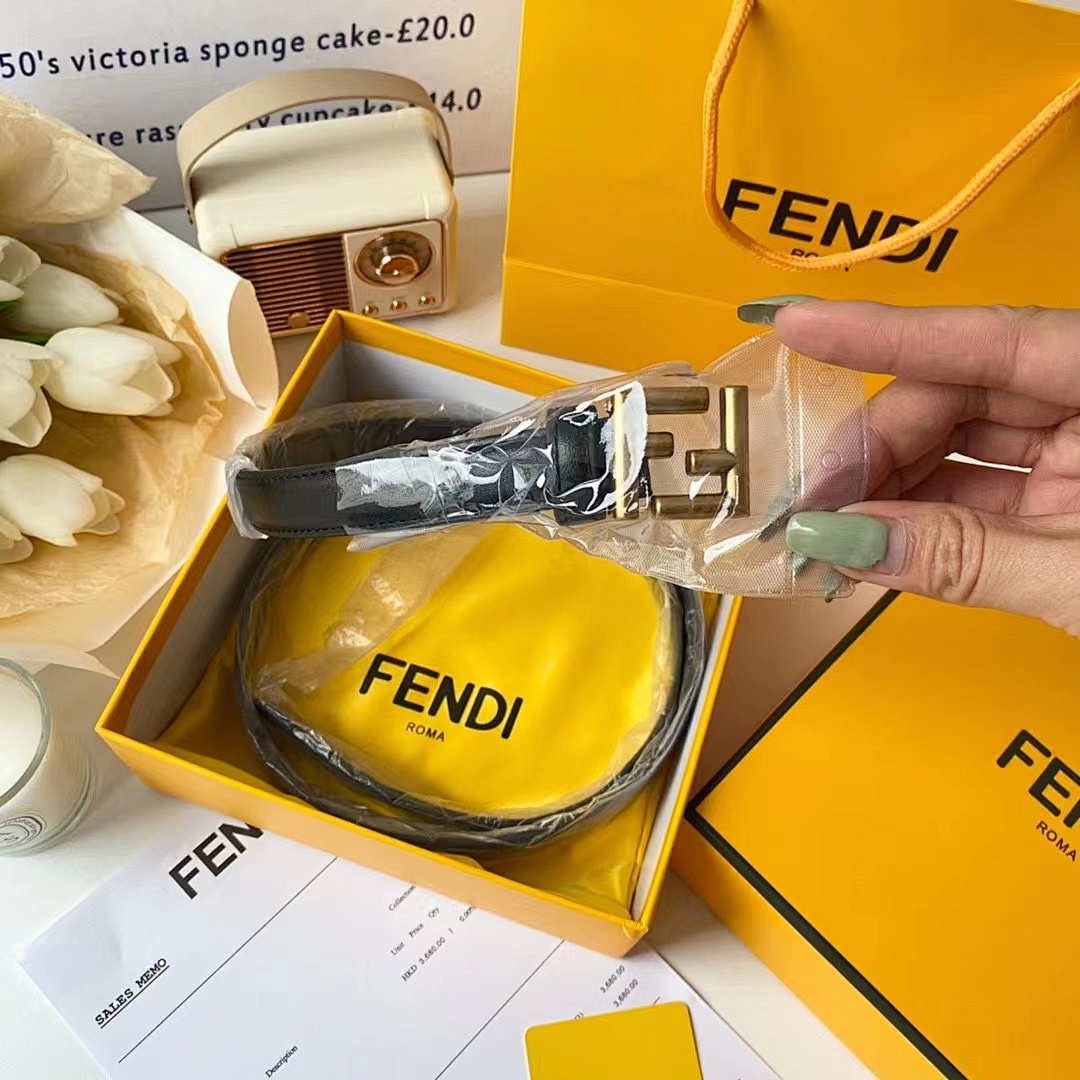 454-9117-T    24.89$ FENDI