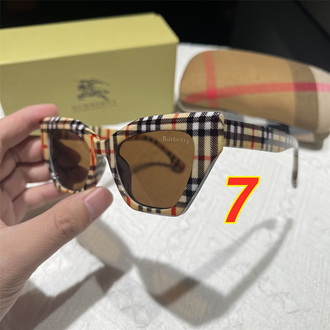 Burberry BE4420U · 5257 — תמונה 2