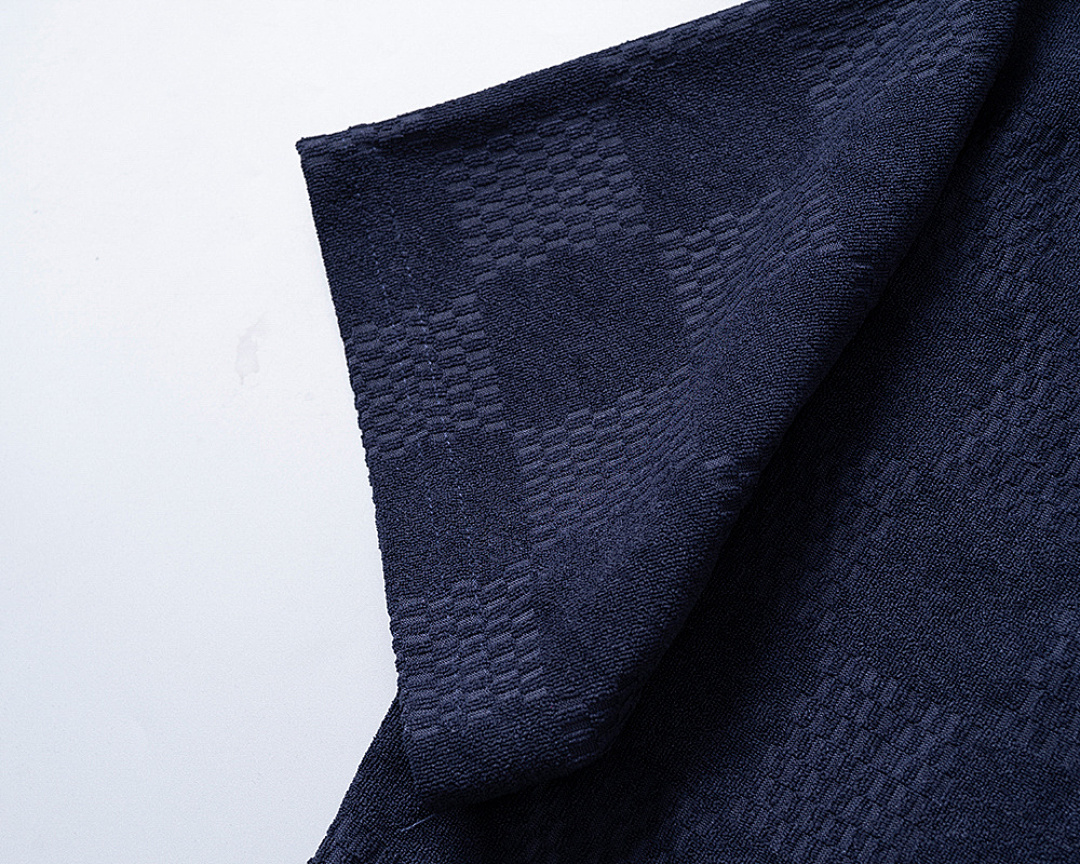Louis Vuitton Embossed LV T-Shirt · 6198 — תמונה 24