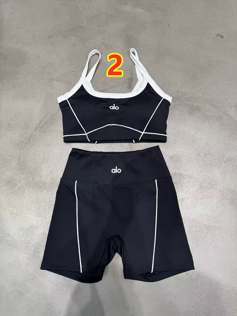 Alo Yoga Airbrush High-Waist Biker Short · 6251 — תמונה 2