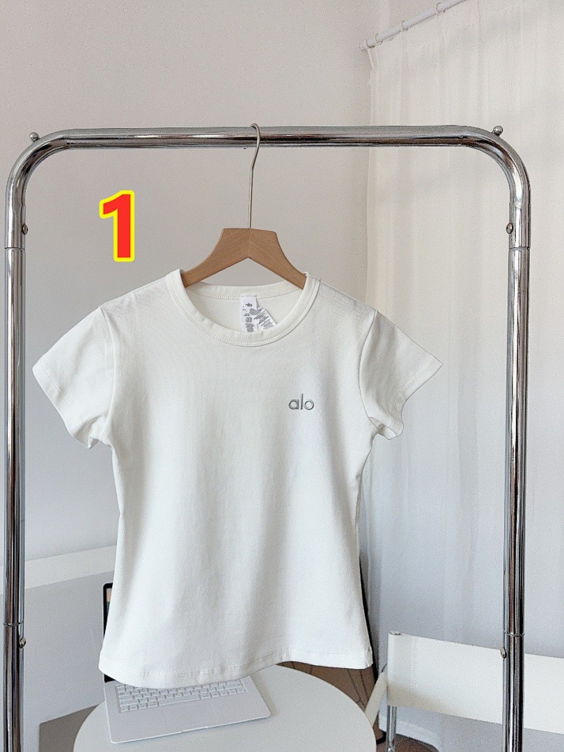 ALO Timeless Tee · 6229