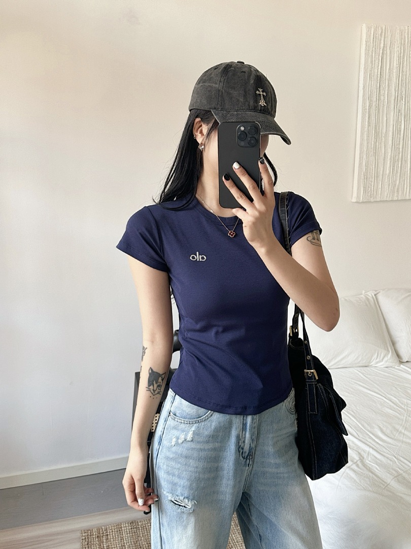 ALO Timeless Tee · 6229 — תמונה 7