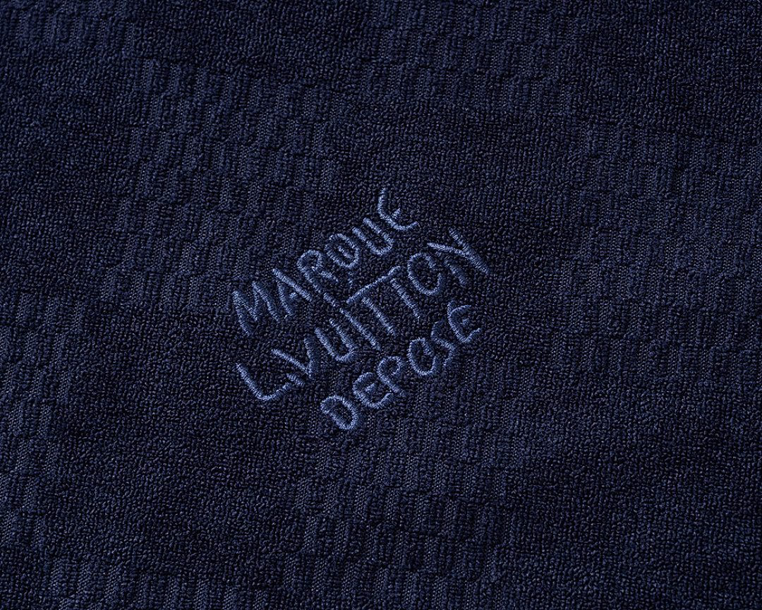 Louis Vuitton Embossed LV T-Shirt · 6198 — תמונה 23