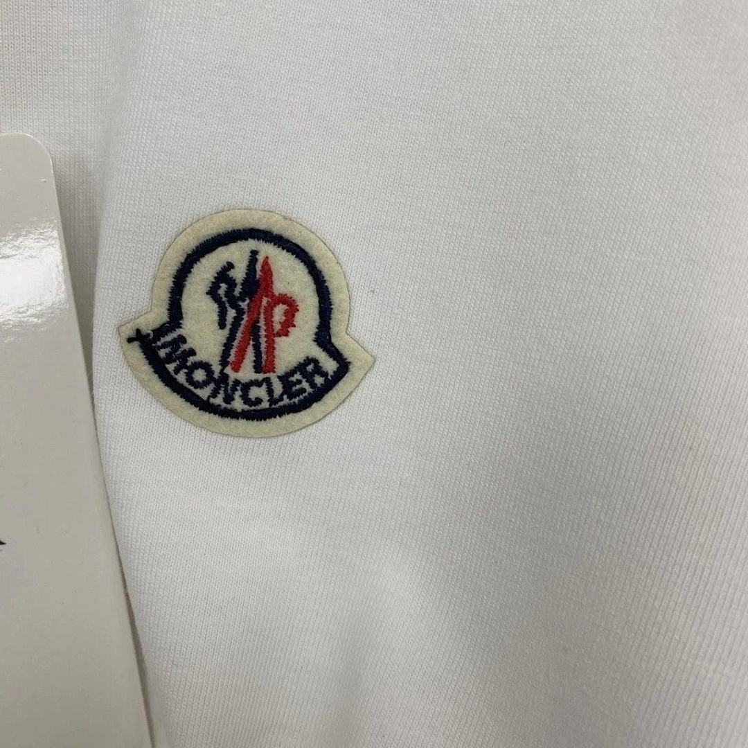 Moncler Logo Patch Cotton T-Shirt · 6189 — תמונה 11