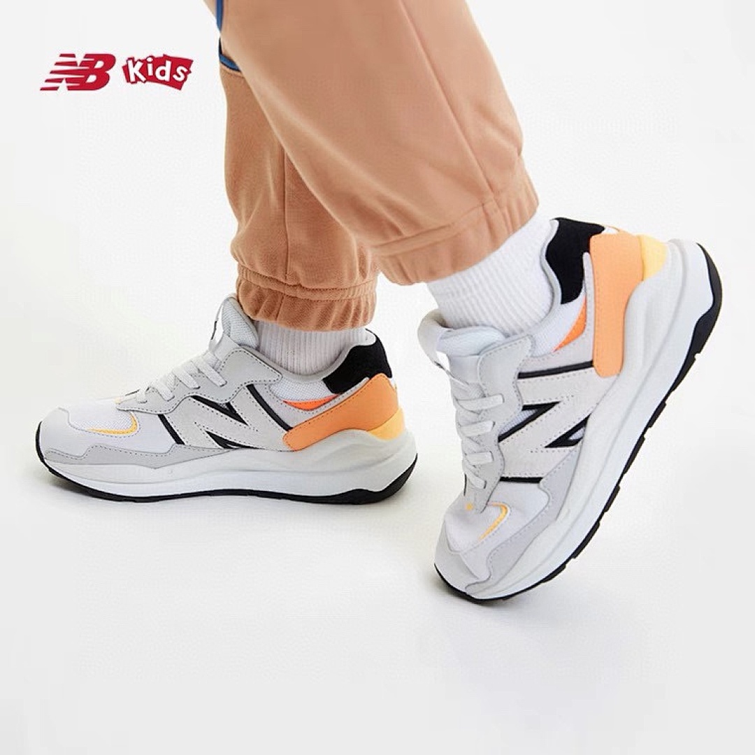 8613-T   38.5$ New Balance 5740 KID-PTX