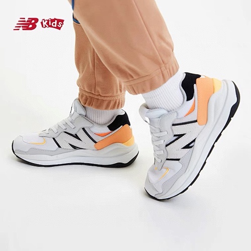 8613-T   38.5$ New Balance 5740 KID-PTX
