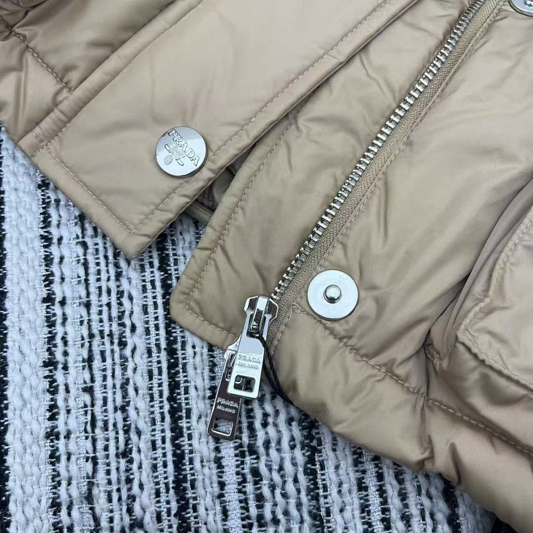 Prada Cropped Down Jacket · 5747 — תמונה 13