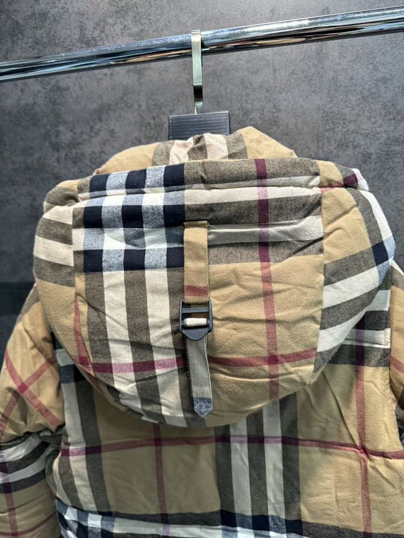 Burberry Check Hooded Puffer Jacket · 5735 — תמונה 3