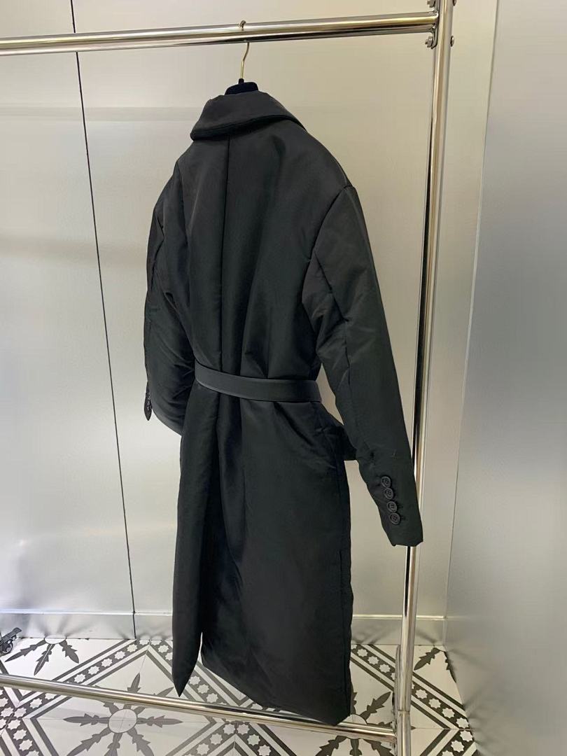 Prada Re-Nylon Belted Down Jacket · 5937 — תמונה 9