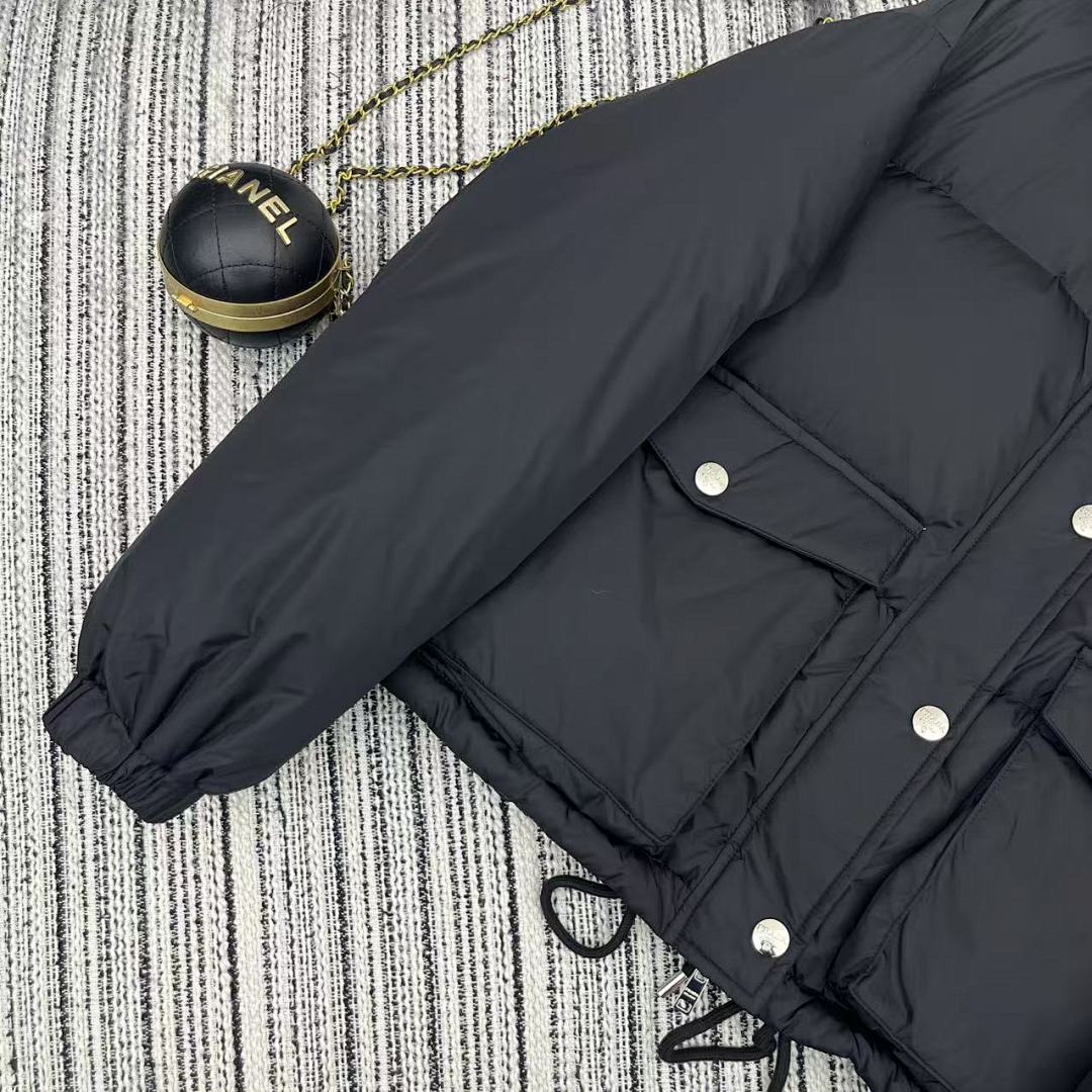Prada Cropped Down Jacket · 5747 — תמונה 3