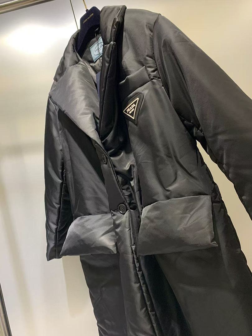 Prada Re-Nylon Belted Down Jacket · 5937 — תמונה 8