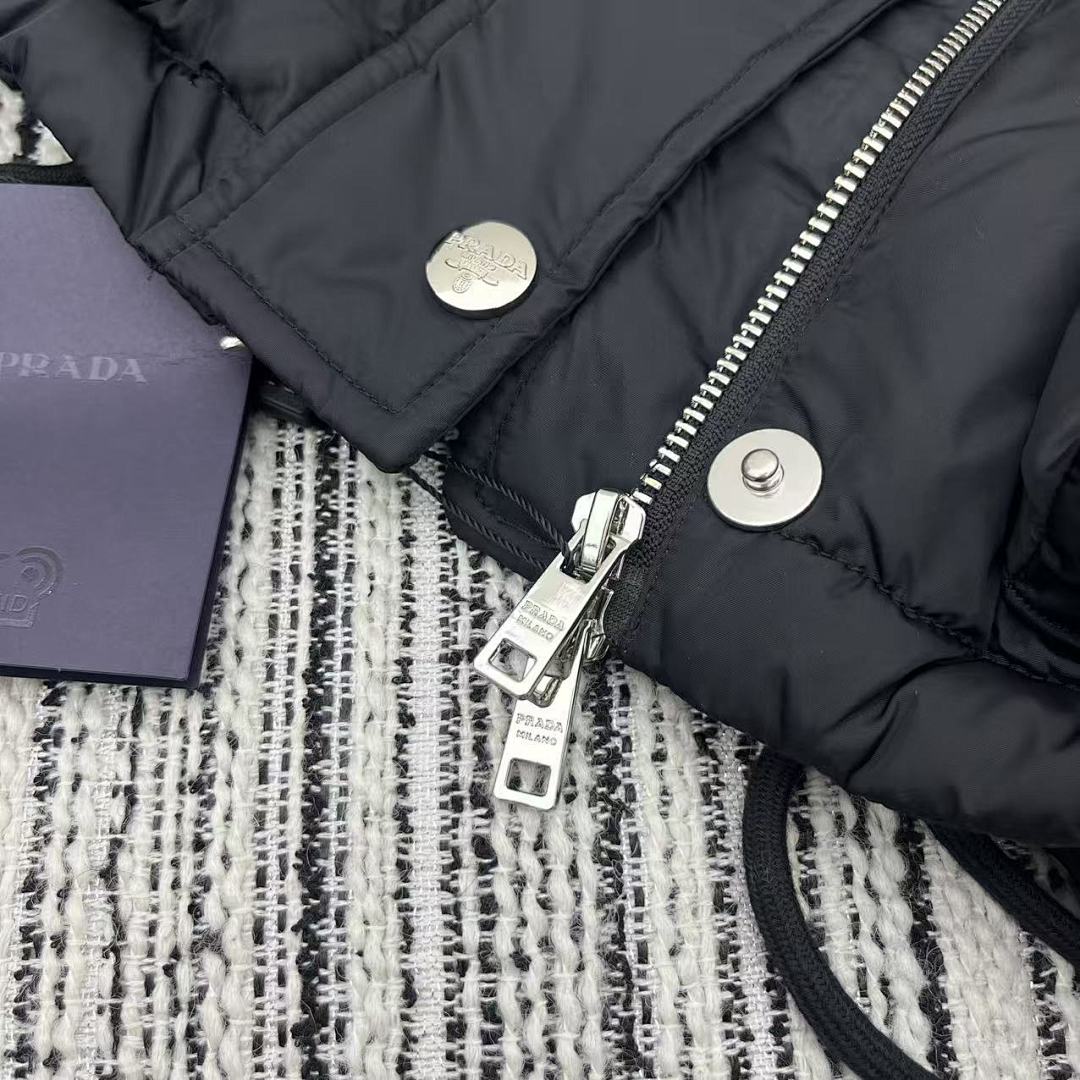 Prada Cropped Down Jacket · 5747 — תמונה 5