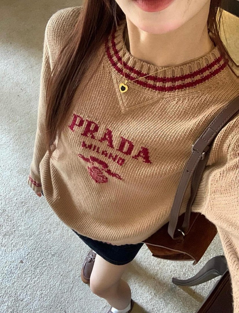 Prada Wool And Cashmere Crew-neck Sweater · 5004 — תמונה 12