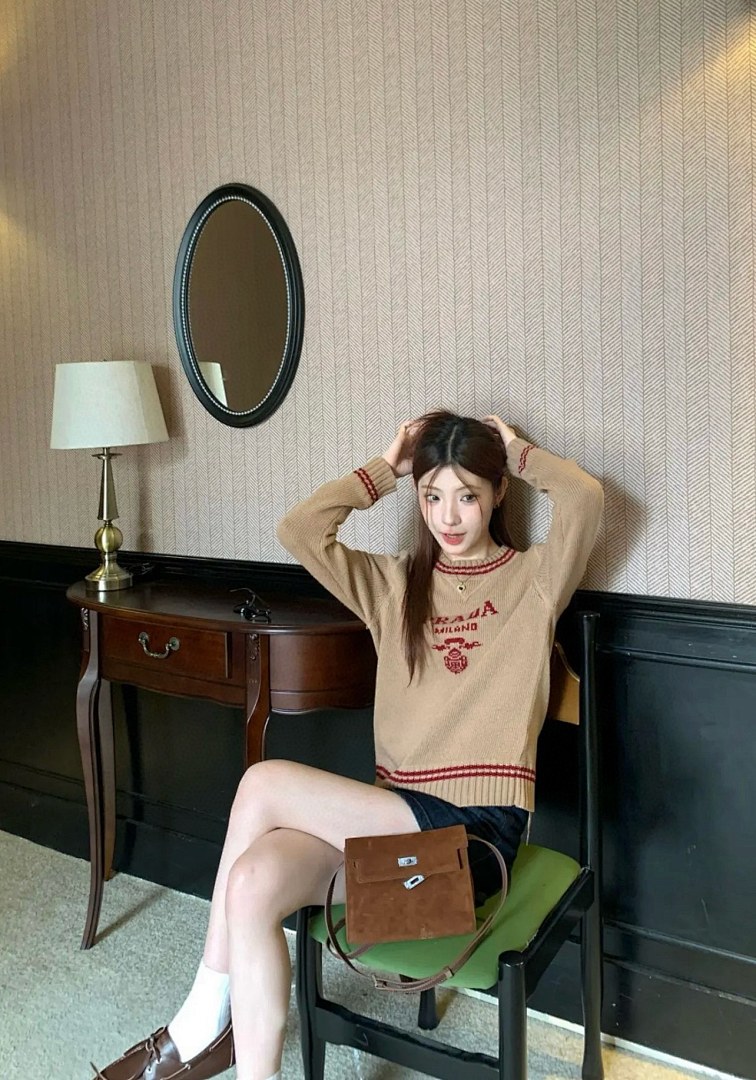 Prada Wool And Cashmere Crew-neck Sweater · 5004 — תמונה 13