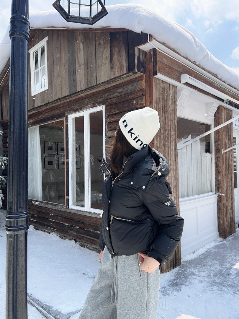 Prada Re-Nylon Convertible Down Jacket · 5743 — תמונה 25