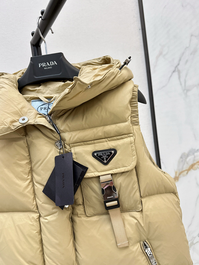 Prada Re-Nylon Down Vest · 5750 — תמונה 28