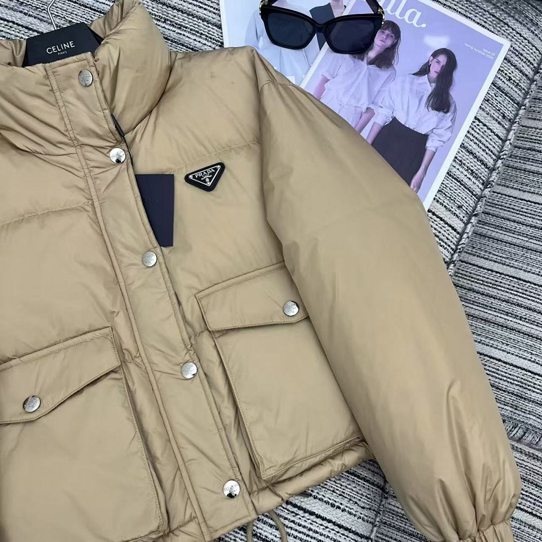 Prada Cropped Down Jacket · 5747 — תמונה 17