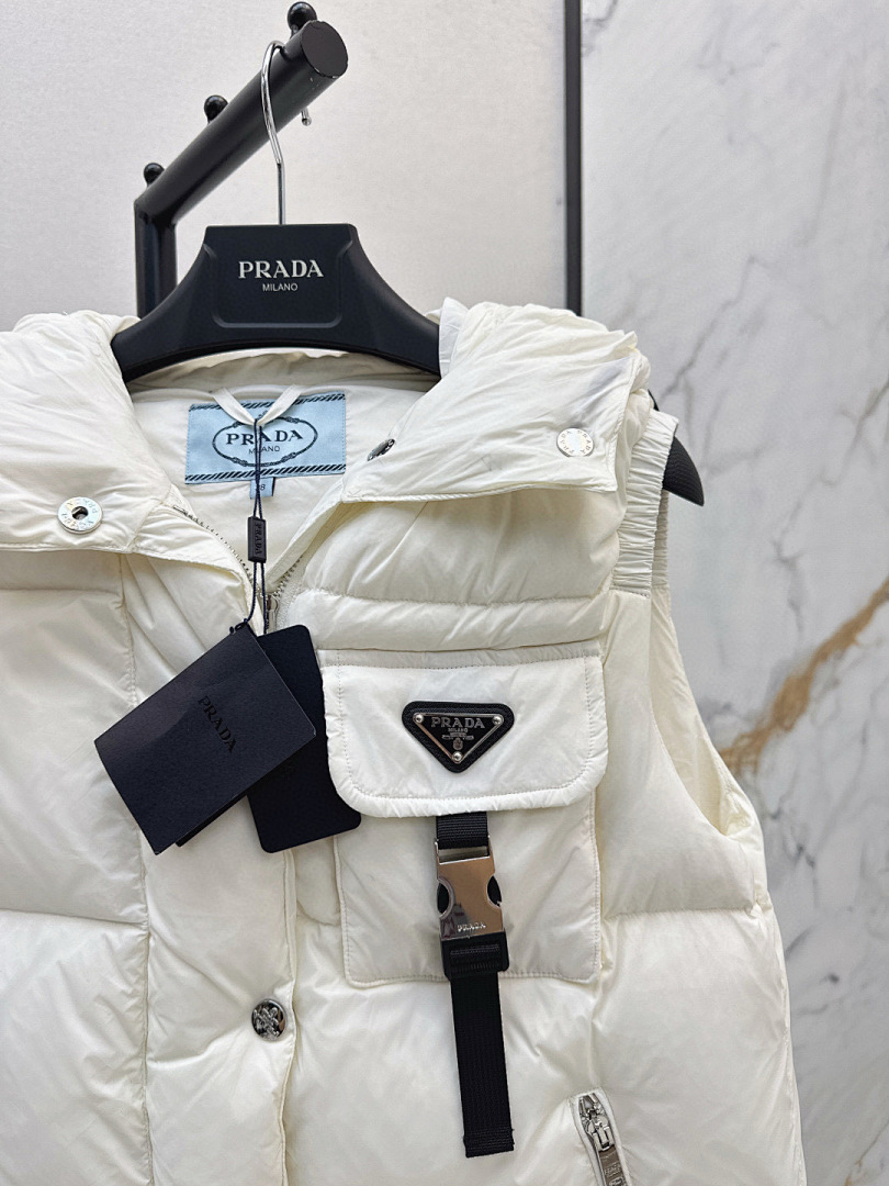 Prada Re-Nylon Down Vest · 5750 — תמונה 17