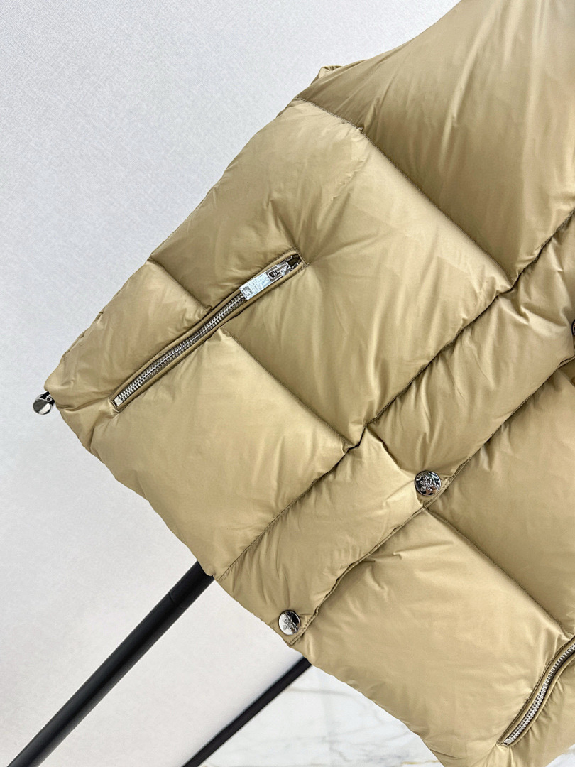 Prada Re-Nylon Down Vest · 5750 — תמונה 24