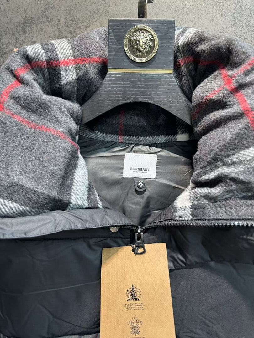 Burberry Check Hooded Puffer Jacket · 5661 — תמונה 13