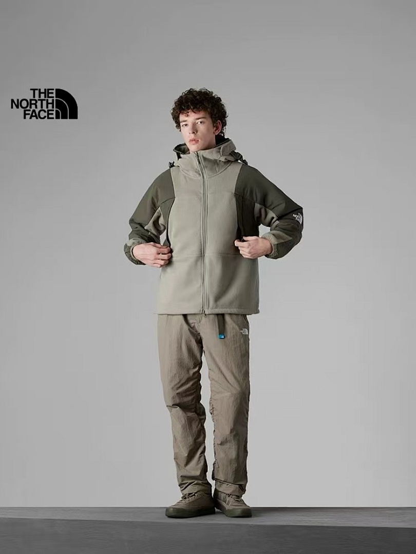 The North Face Mountain Athletics Hooded Fleece · 5909 — תמונה 10