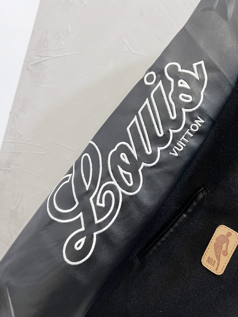 Louis Vuitton Monogram Playground Varsity Jacket · 6195 — תמונה 43