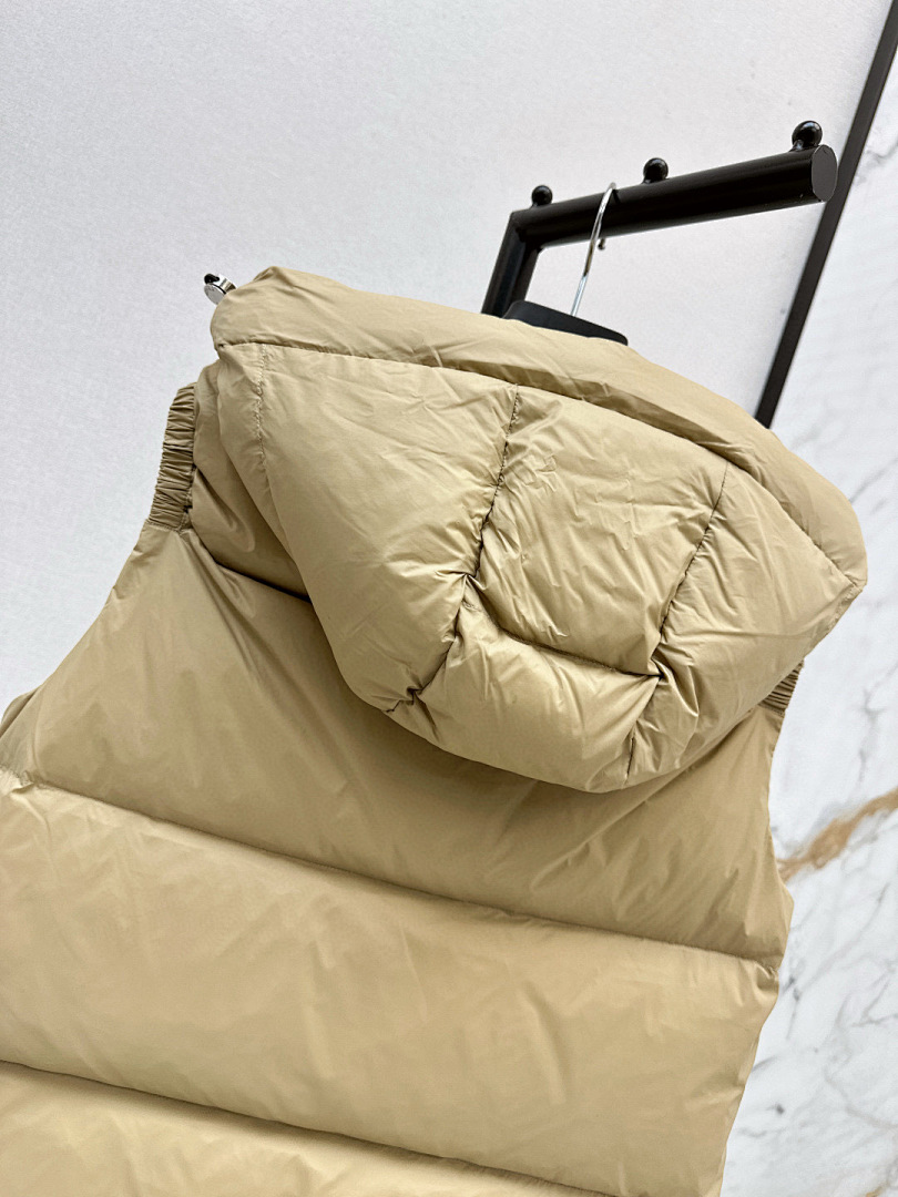 Prada Re-Nylon Down Vest · 5750 — תמונה 22
