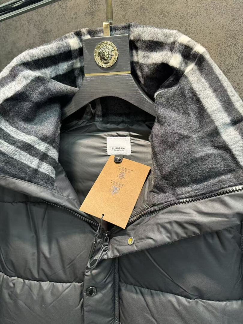 Burberry Check Hooded Puffer Jacket · 5661 — תמונה 10