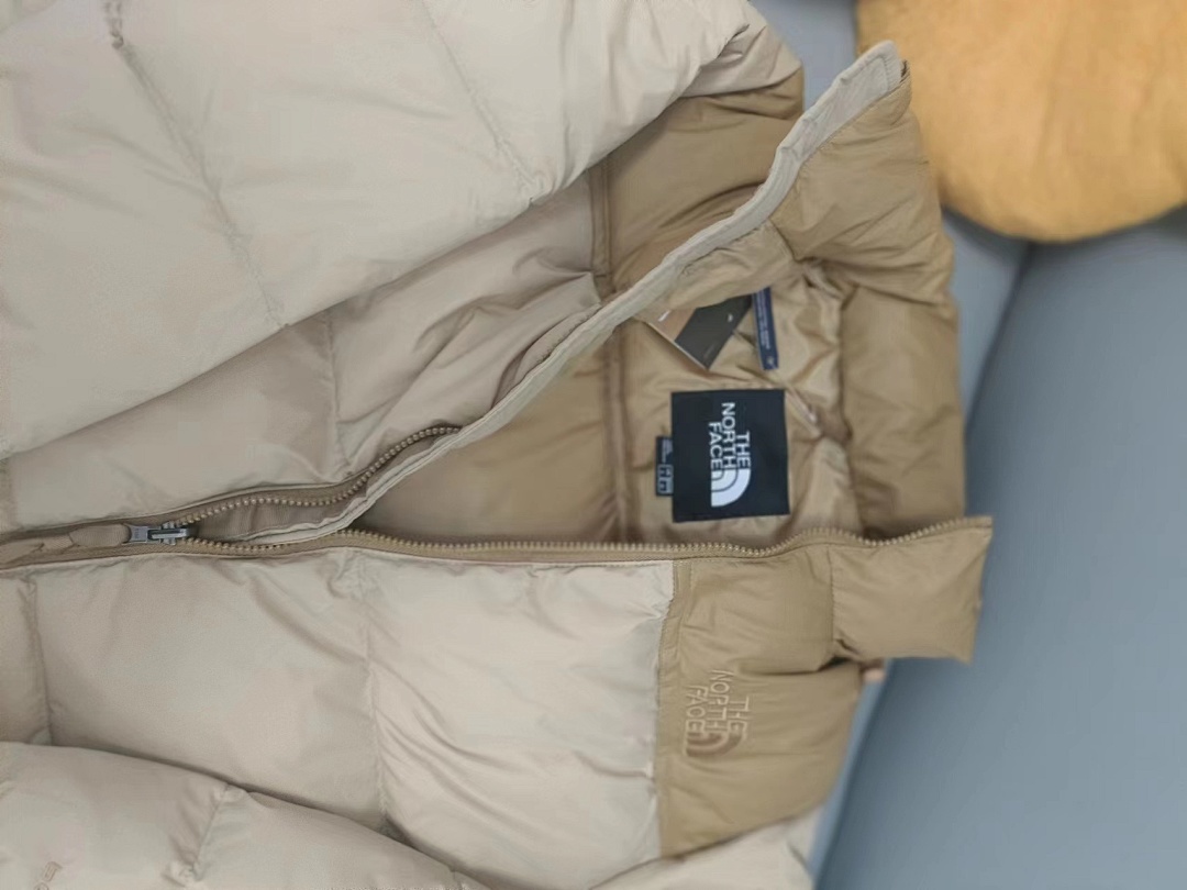 The North Face Nuptse Short Jacket · 4739 — תמונה 8
