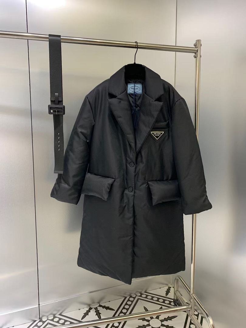 Prada Re-Nylon Belted Down Jacket · 5937 — תמונה 3