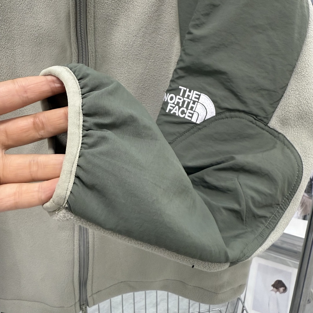 The North Face Mountain Athletics Hooded Fleece · 5909 — תמונה 13