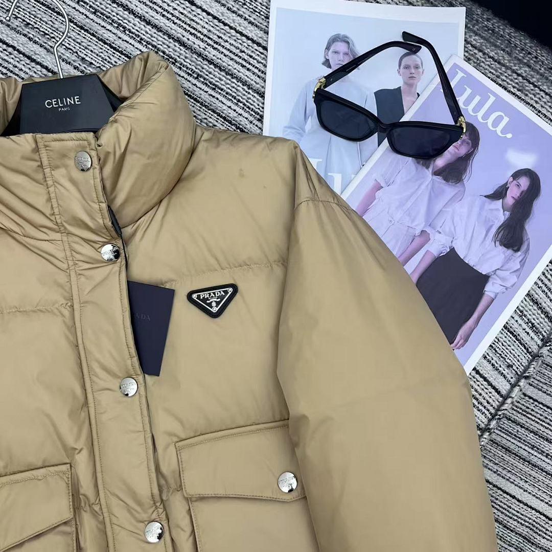 Prada Cropped Down Jacket · 5747 — תמונה 16