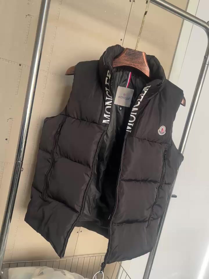 Moncler — וסט פוך · 5804 — תמונה 2