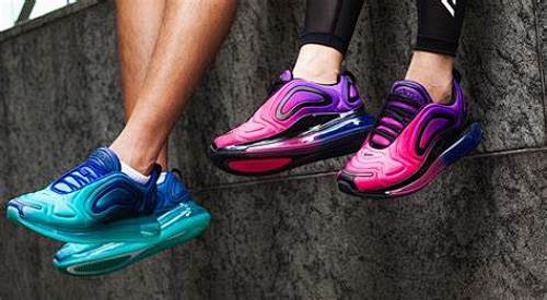 Nike Air Max 720 $42.50 code 8420-T