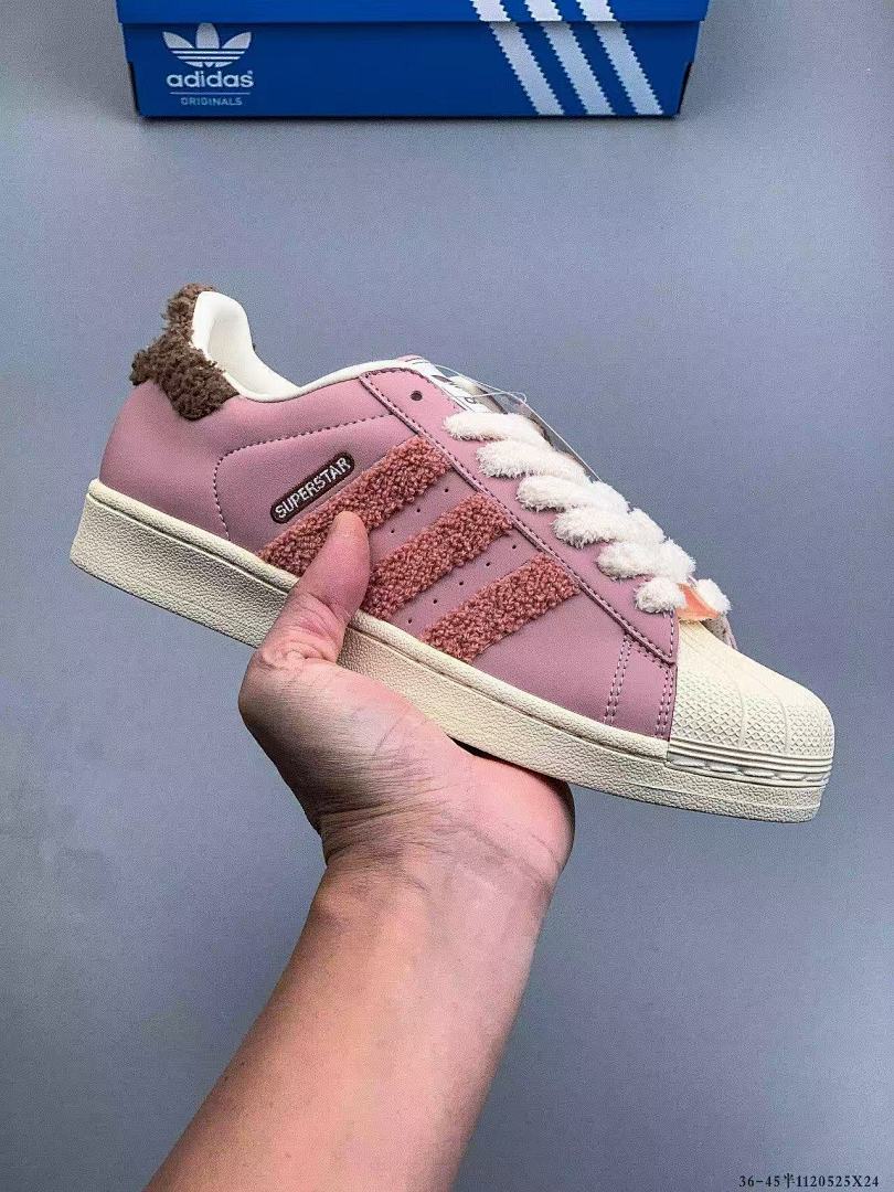 ADIDAS 62.99$    10895-T