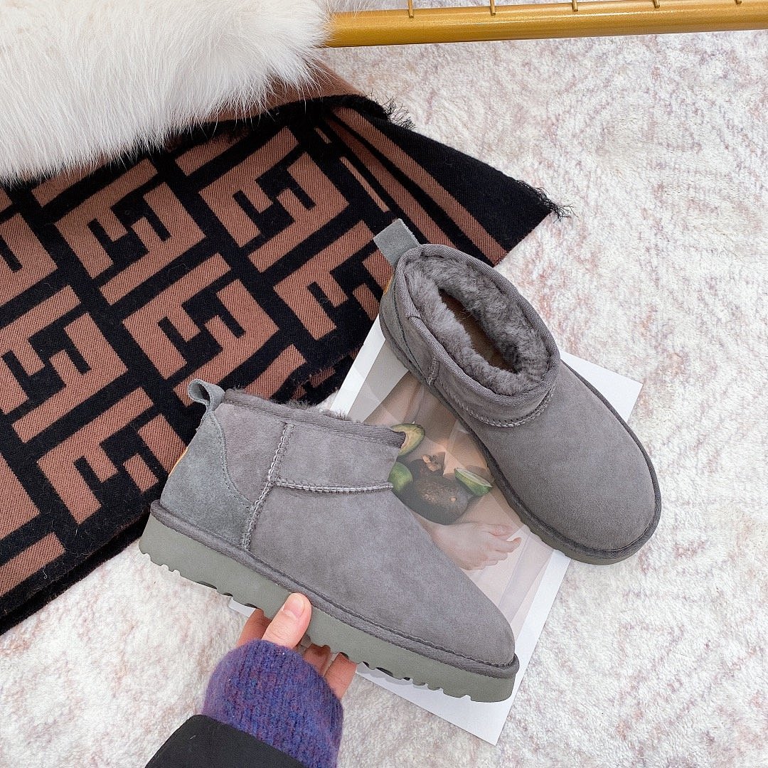 UGG CLASSIC ULTRA MINI $40.14 code 8445-T