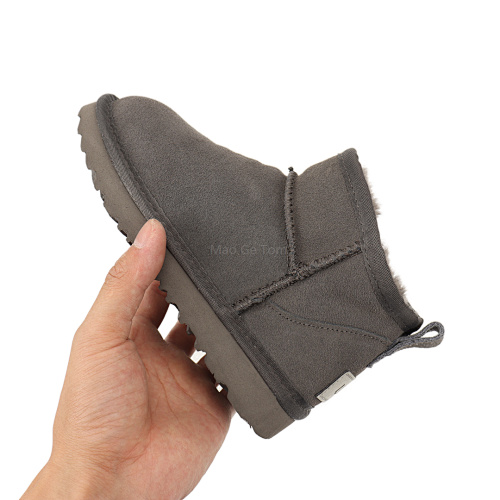 UGG 27.33$  code 279-10109-T