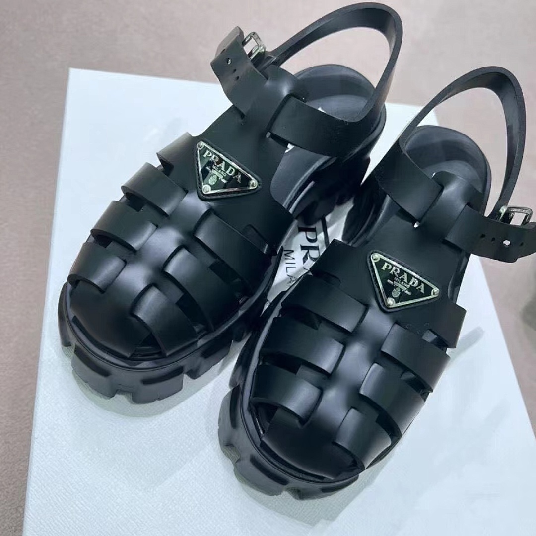 Prada  33.99$  code 8098-T