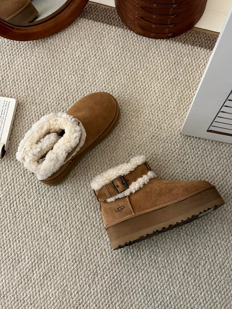 UGG 64.99$    10856-T