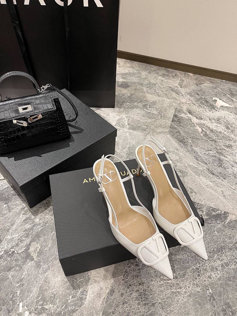Valentino 44.22$  编号code:8077-T