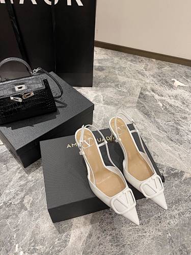 Valentino 44.22$  编号code:8077-T