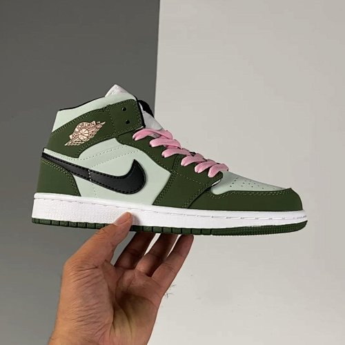 Air Jordan 1 $45.94    8512-T