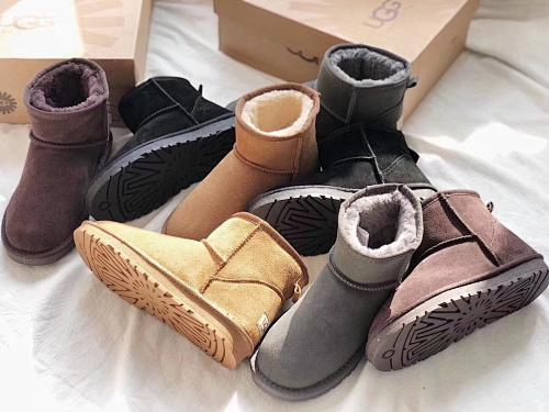 8942-T   UGG 38.19$